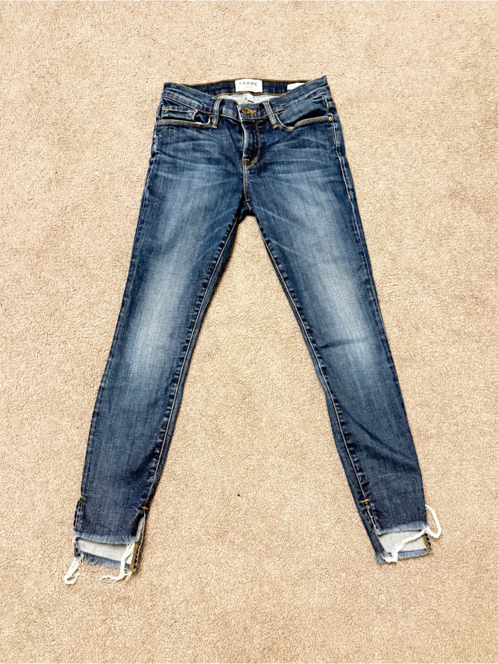 Size 26 Frame Skinny Jeans with Ankle Fray! Le Skinny de Jeanne